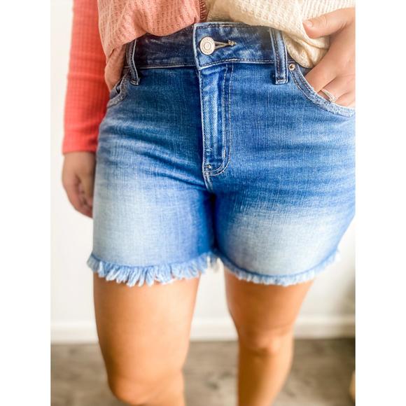 Zenana Outfitters Shorts New Zenana Frayed Denim Shorts In Medium